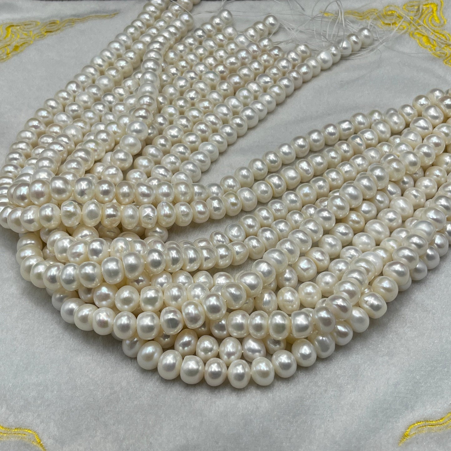 Freshwater Pearl, White Color, Flat Shape, 9-10 MM Size, AA Luster Pearl