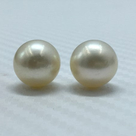 South Sea Pearl | White Color| Oval Shape| 11.5 MM (Approx.) Size