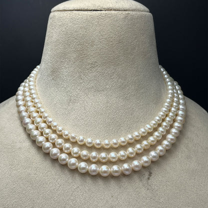 Beautiful Freshwater Pearl Necklace with Silver Clasp