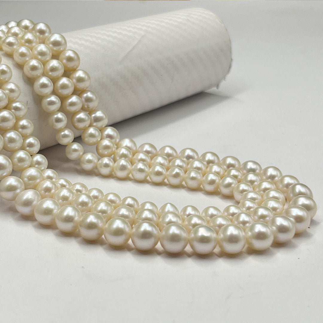 Beautiful Freshwater Pearl Necklace with Silver Clasp
