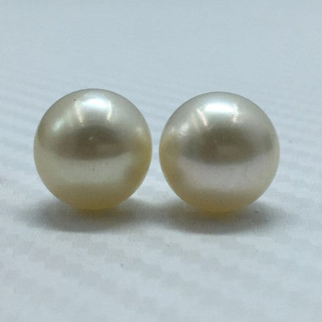 South Sea Pearl | White Color| Oval Shape| 11.5 MM (Approx.) Size