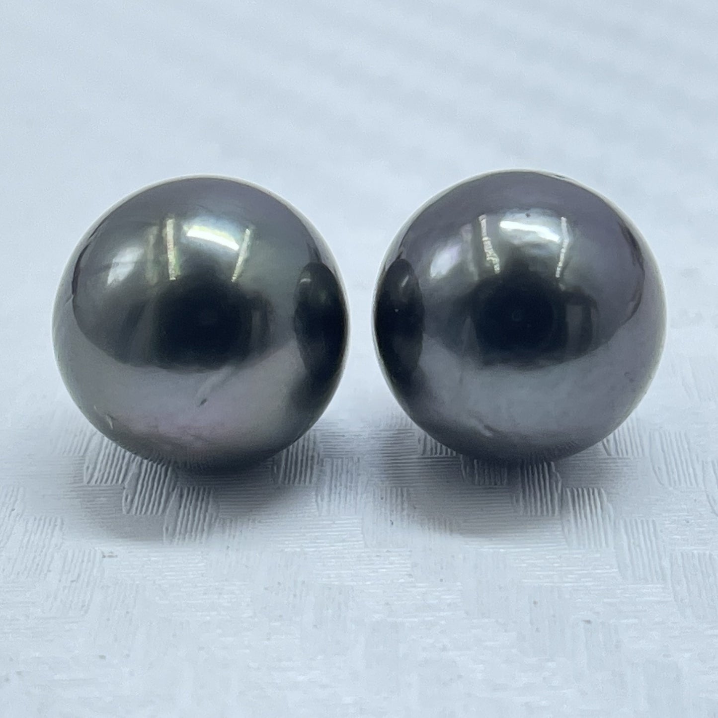 Tahitian Pearl, Black Color, Round Shape, 9.80 MM Size