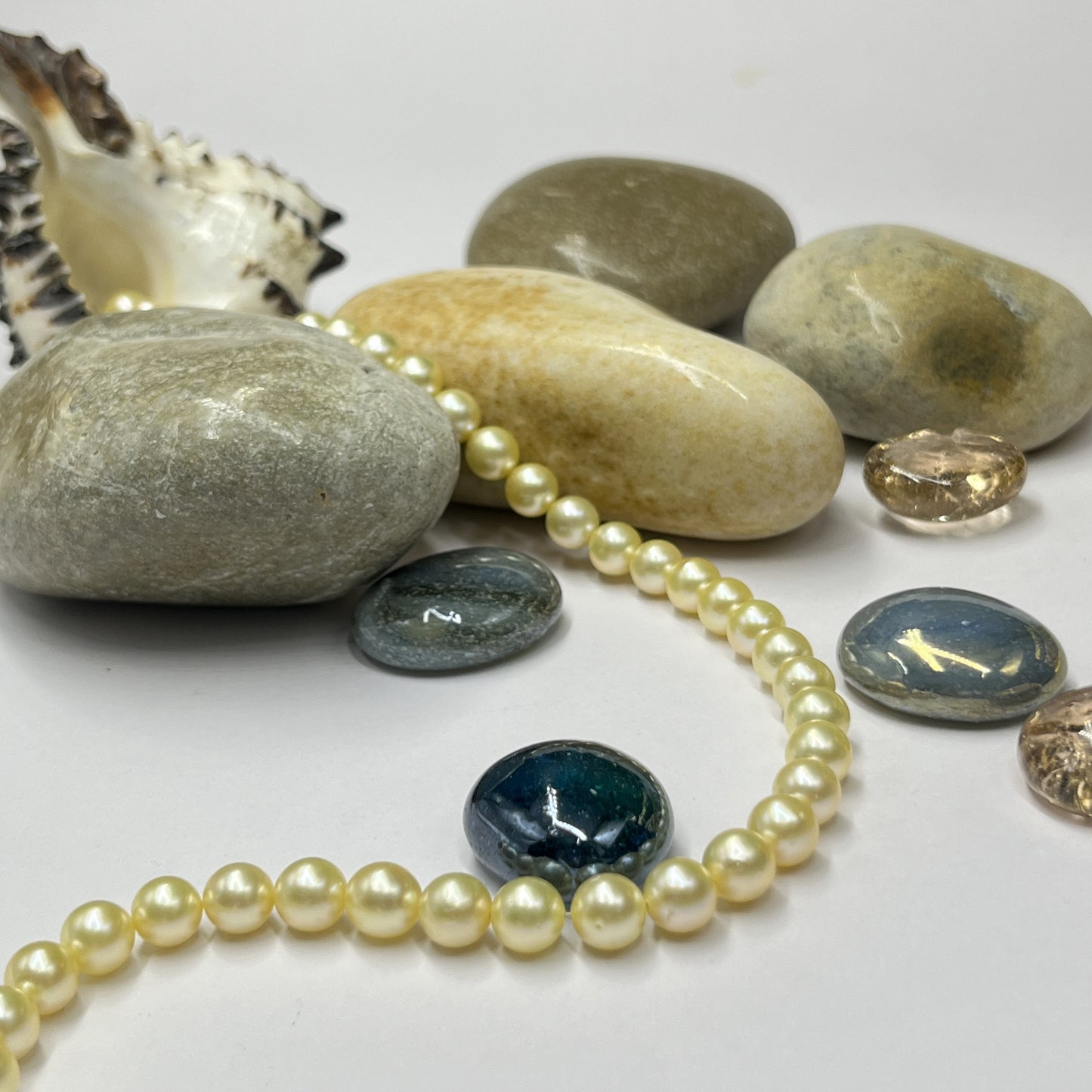 Akoya Pearl Light Golden Color, Round Shape, AAA Luster Pearl, 7-8 MM Size