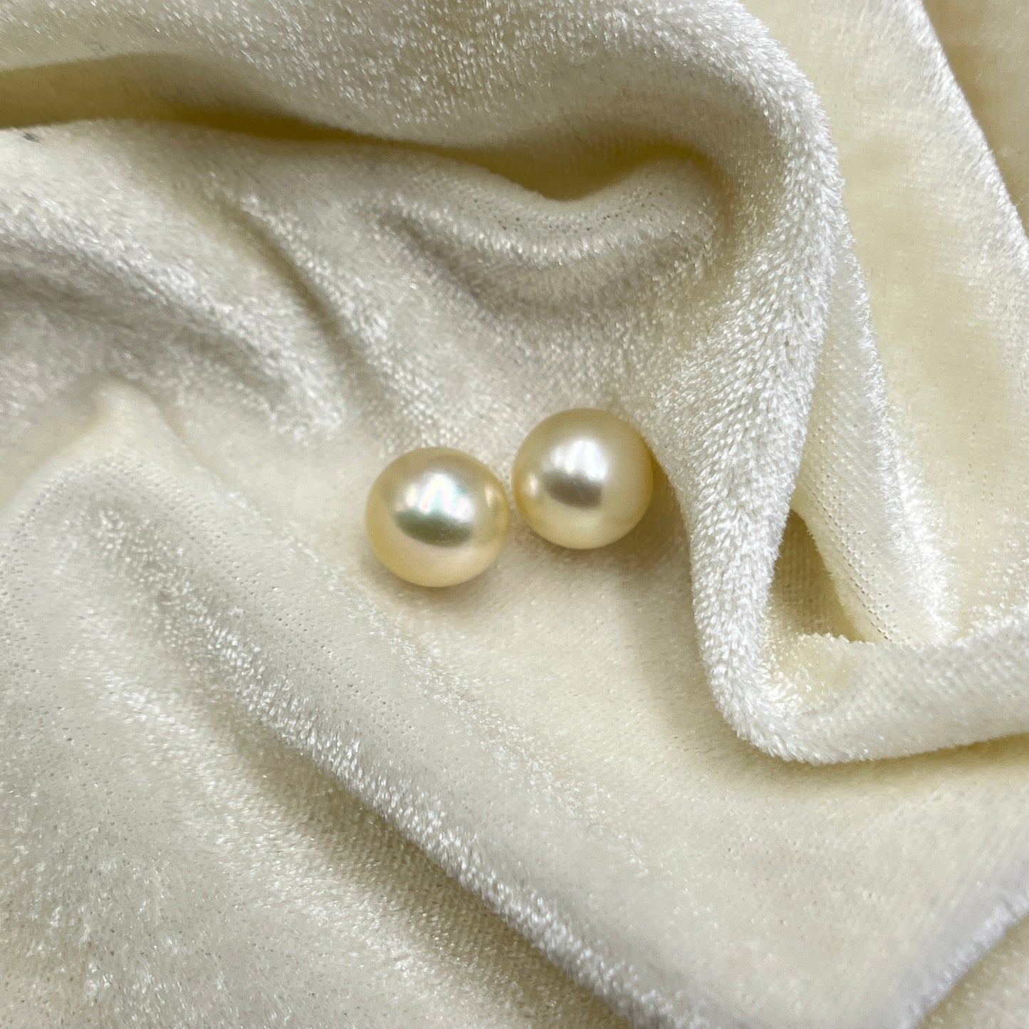 South Sea Pearl | Cream Color| Near Round Shape| 11.80MM (Approx.) Size