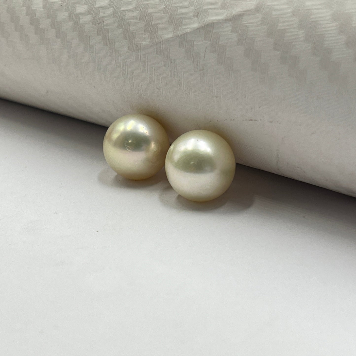 South Sea Pearl | Cream Color| Oval Shape| 11.80MM Size