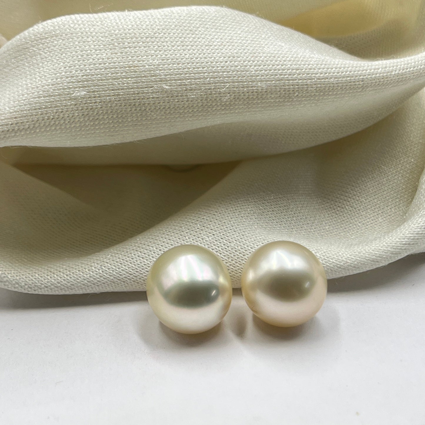 South Sea Pearl | Cream Color | Oval Shape| 11.5MM (Approx.) Size