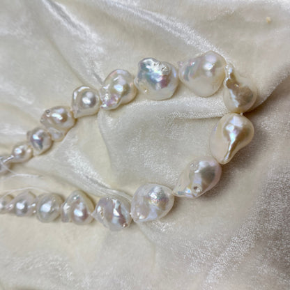 Fresh Water Pearl, White Color, Baroque Shape, Uneven Size