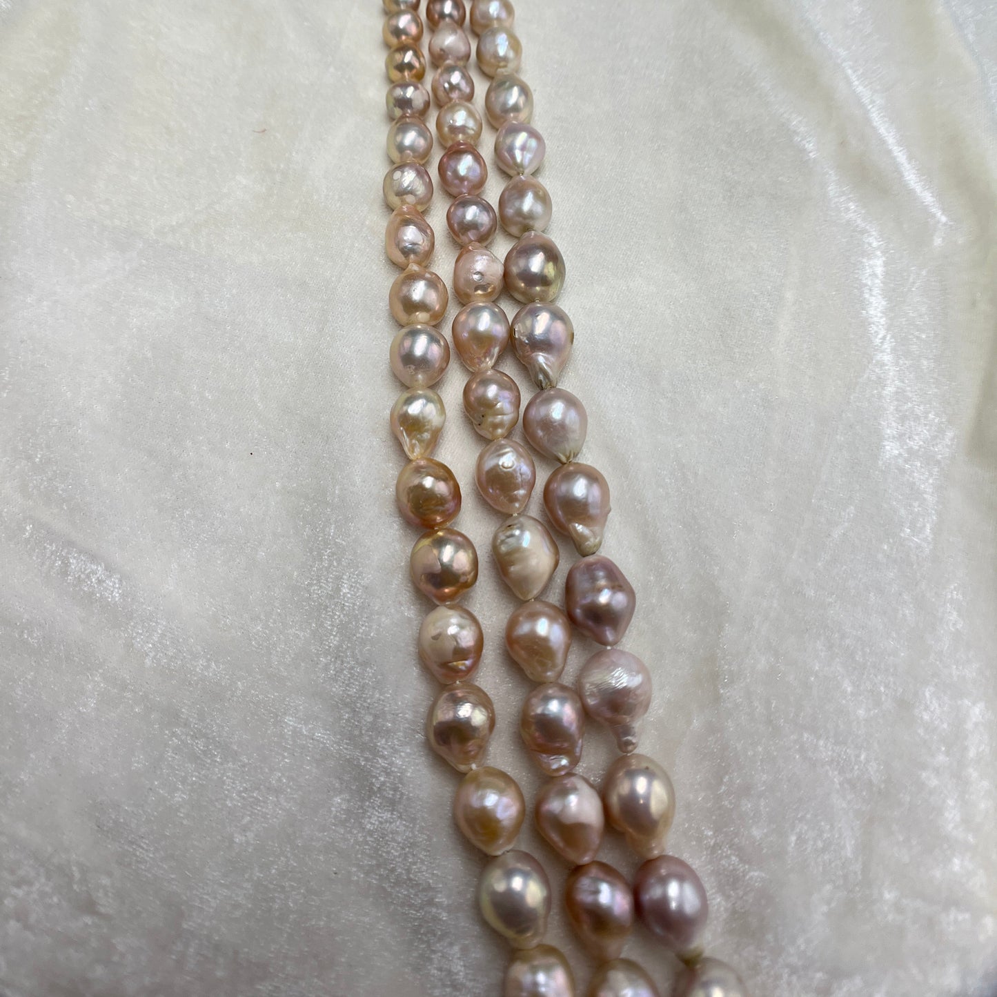 Fresh Water Pearl, Peach Color, Baroque Shape, Uneven Size