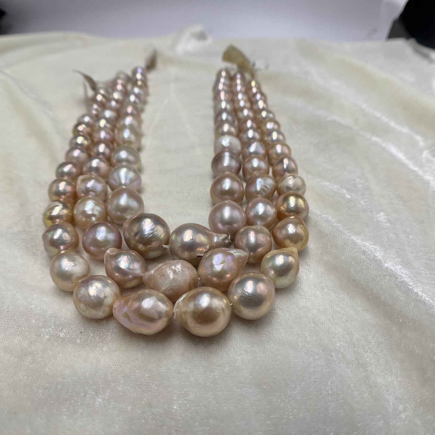 Fresh Water Pearl, Peach Color, Baroque Shape, Uneven Size