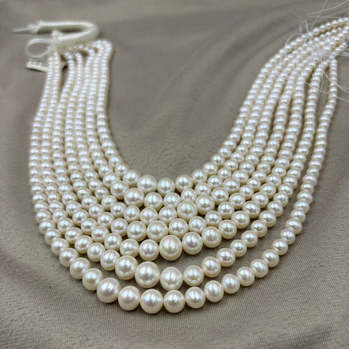 Freshwater Pearl ,  White Color, Oval Shape, 4-9m Size