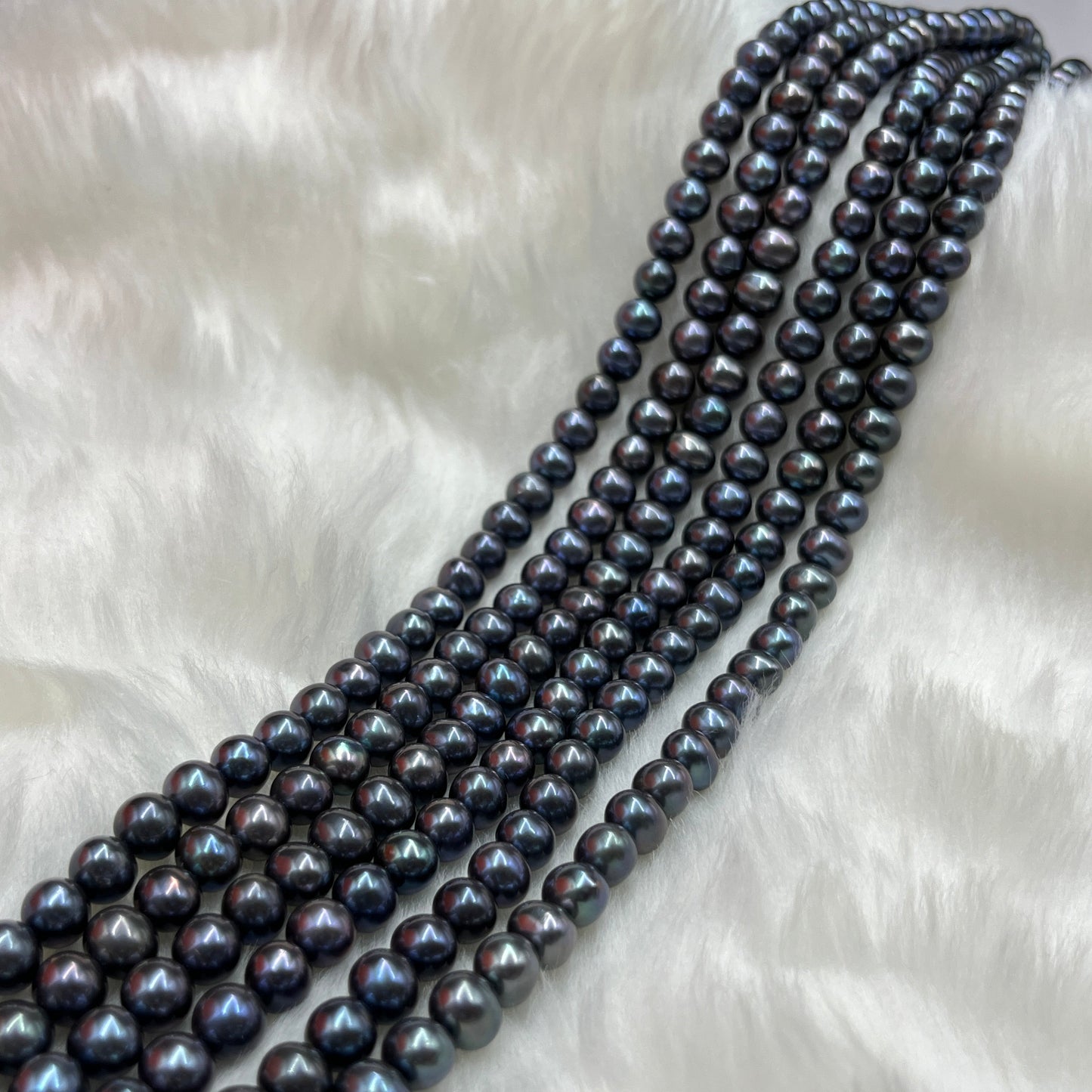 Freshwater Pearl, Peacock Color, Oval Shape, 7.5-8 MM Size