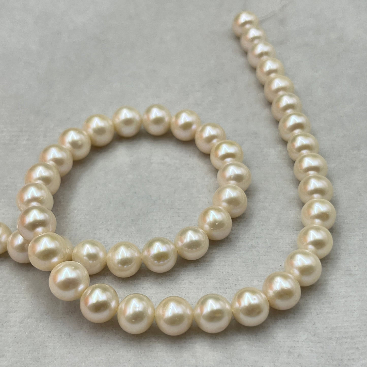 Freshwater Pearl, Cream Color, Round Shape, 8.5-9 MM Size