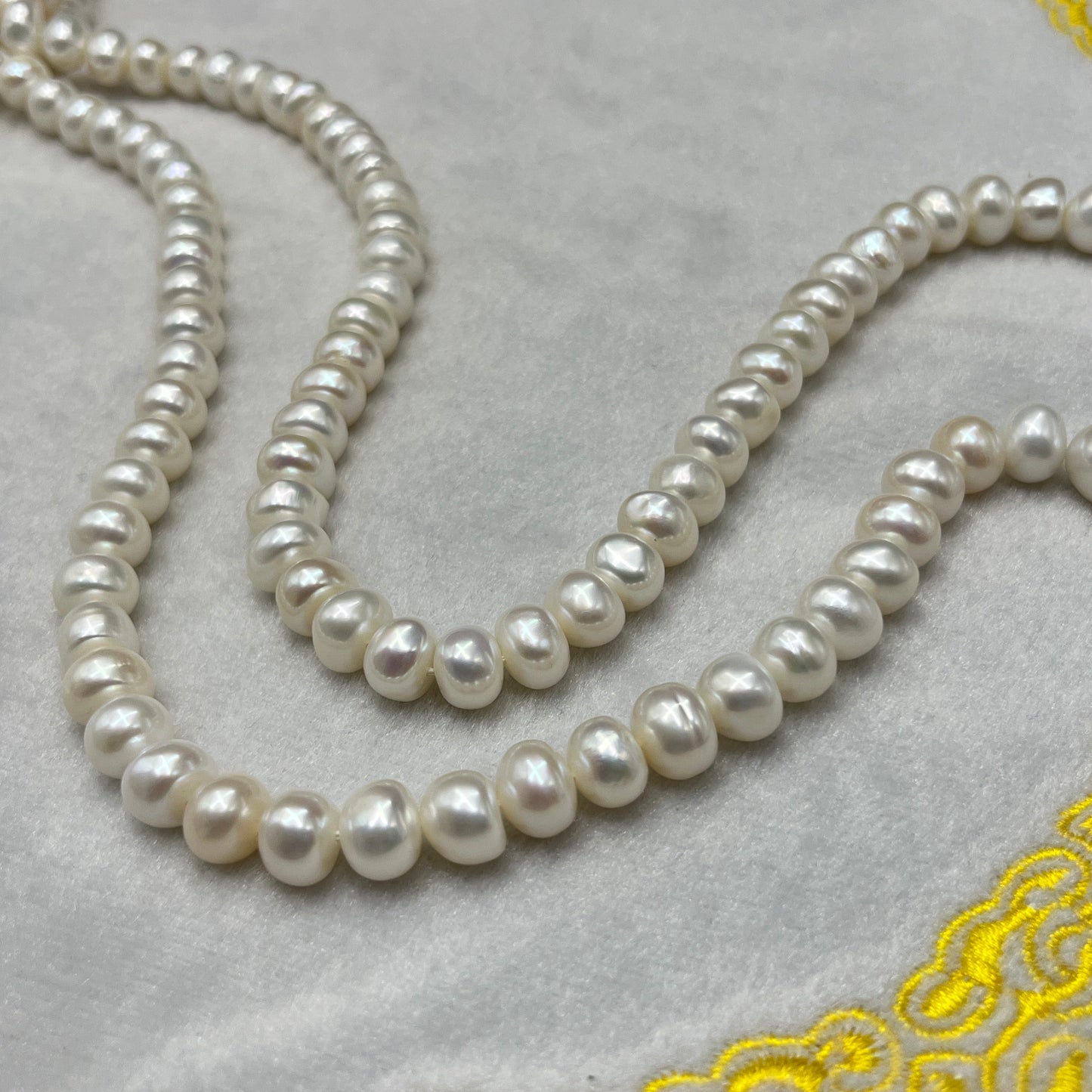 Freshwater Pearl, White Color, Flat Shape, 9-10 MM Size, AA Luster Pearl