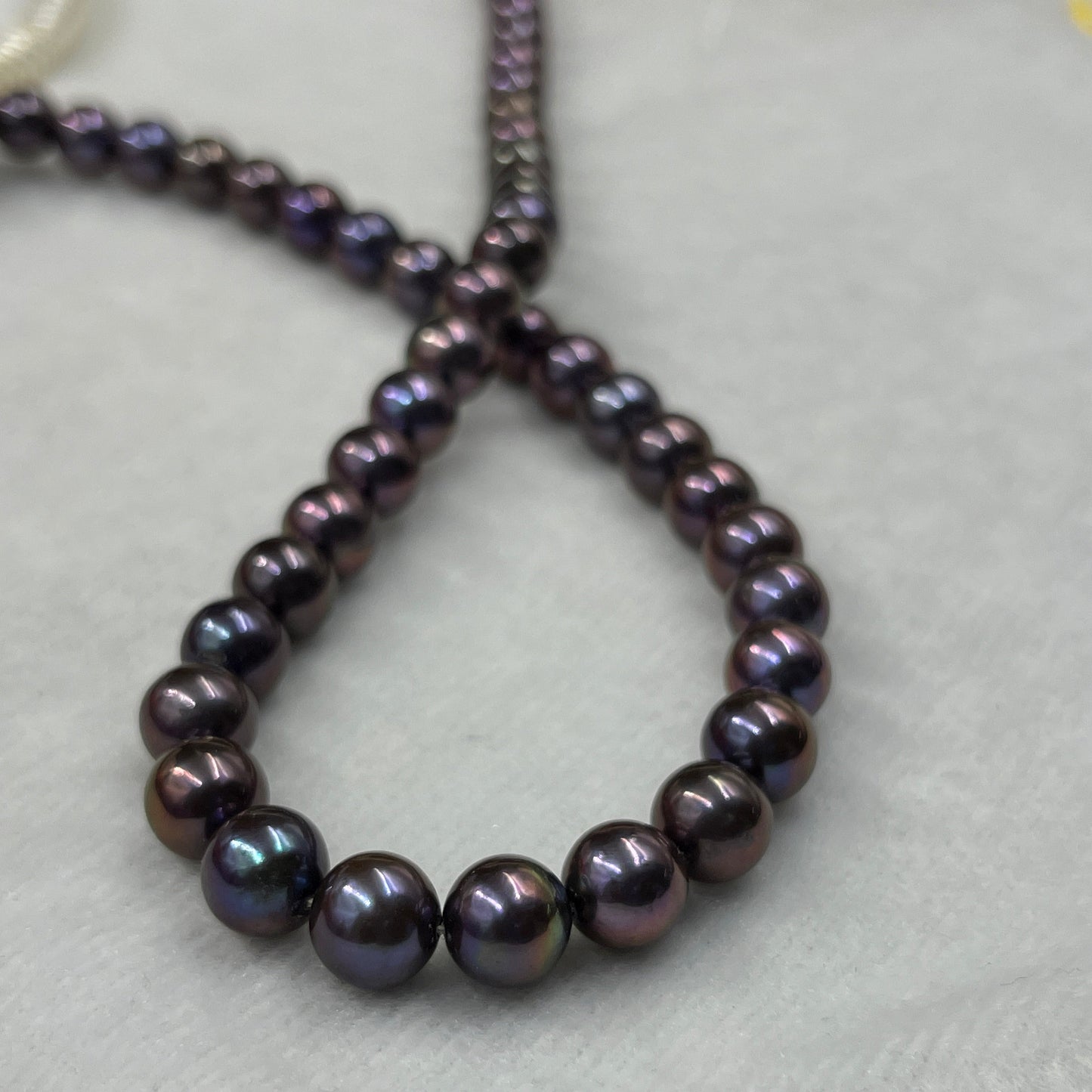 Freshwater Pearl, Peacock Color, Round Shape, 8-8.5mm