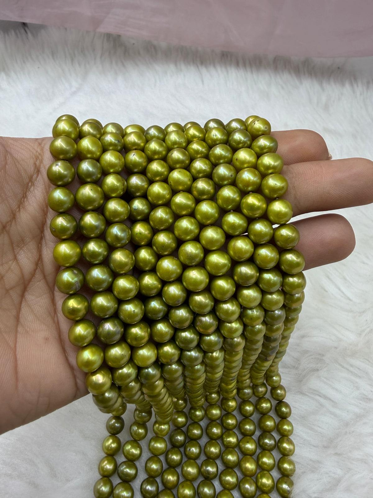 Freshwater Pearl, Light Green Color, Round Shape, 7.5mm Size