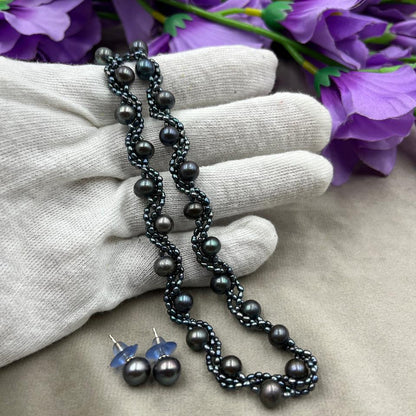 Fresh water pearls necklace with Silver studs / silver lock
