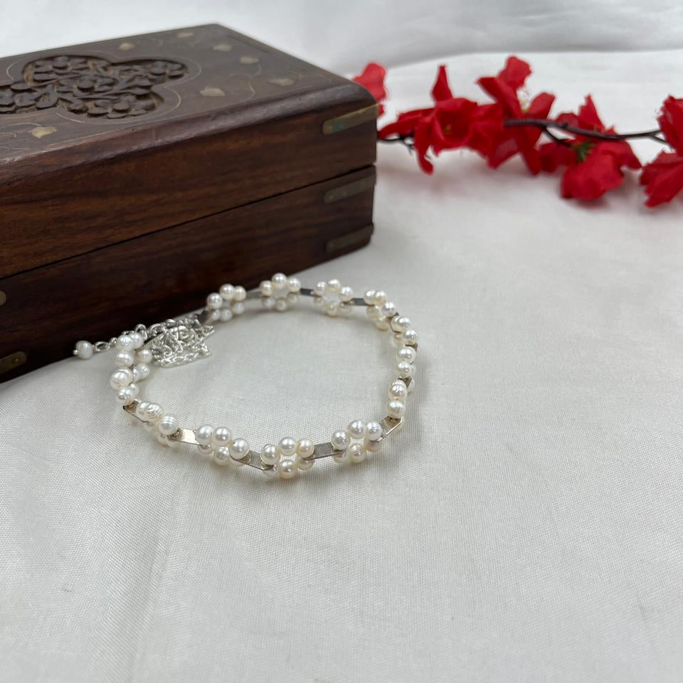 Fresh water pearls necklace &nbsp;with bras hook