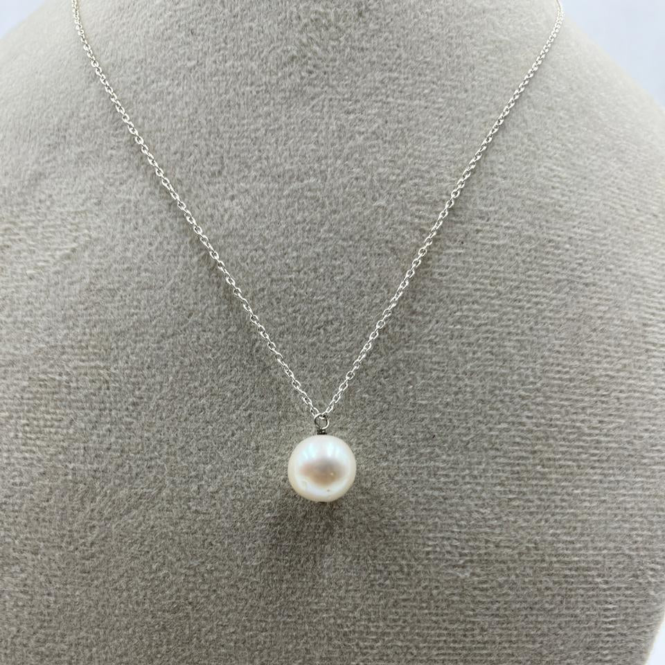 Fresh water pearl pendant with Brass chain and lock