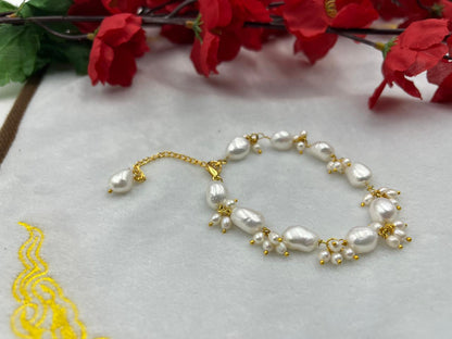Fresh water pearls bracelet