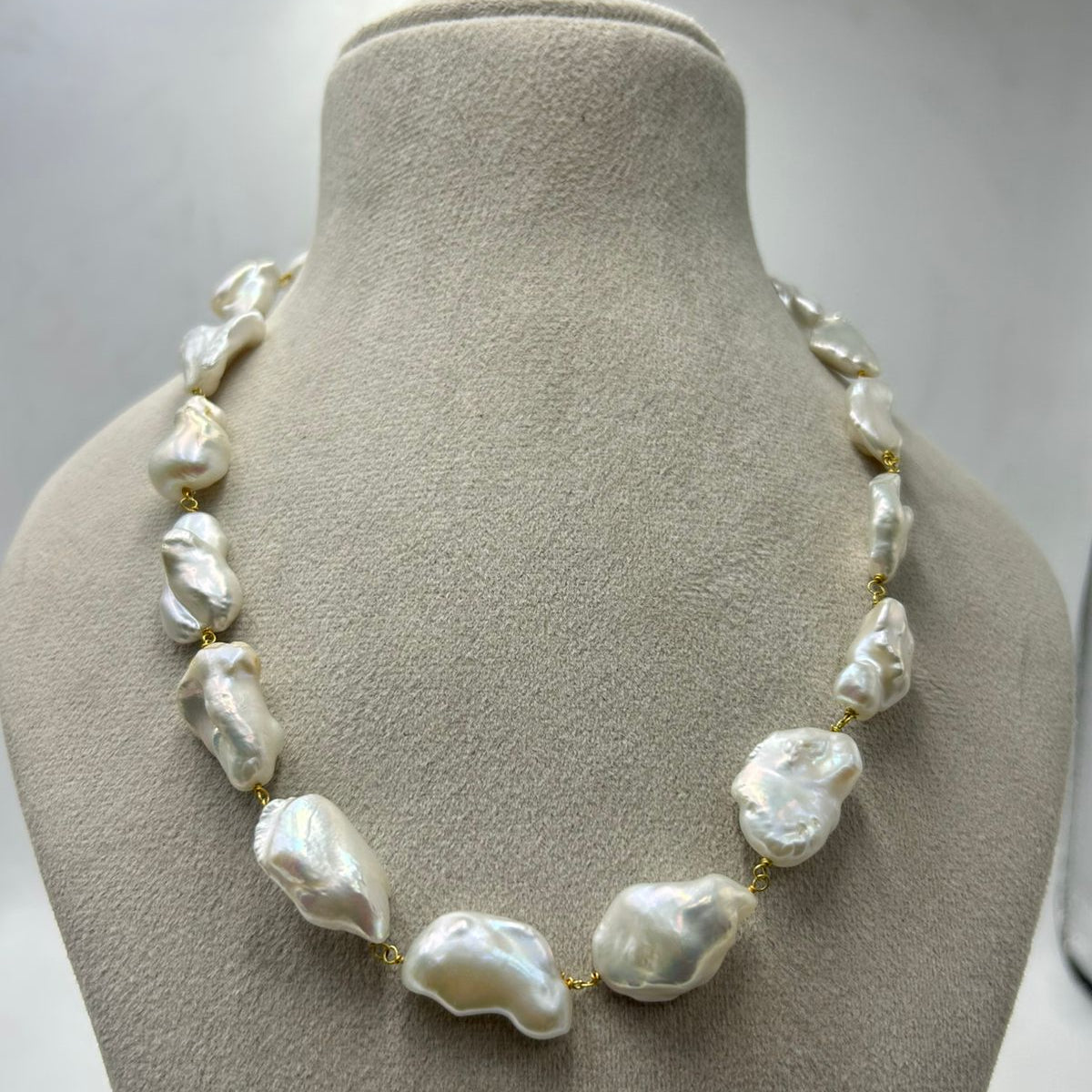 Natural Freshwater Pearl Necklace with pearl earring | Handmade Elegant Pearl Jewelry | Brass Lock